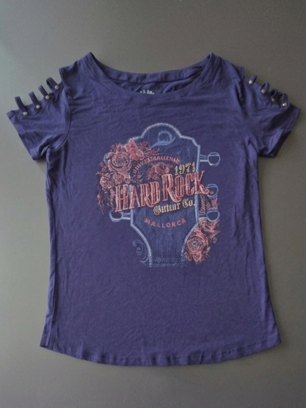 Hard Rock Guitar Company Studded Shoulder Tee – Purple